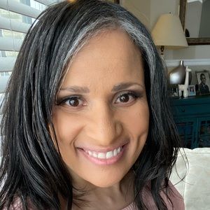 Meet your Posher, Adriane